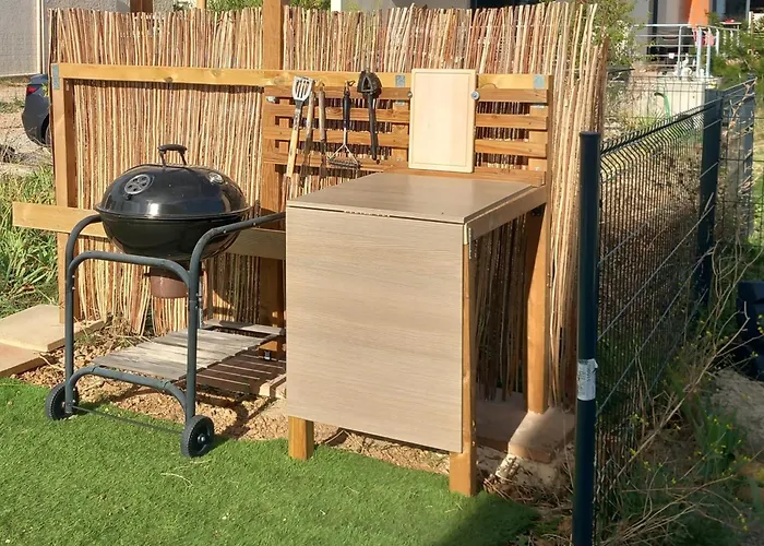 Maison De Jardin 4 Personnes * Montpeyroux (Herault)