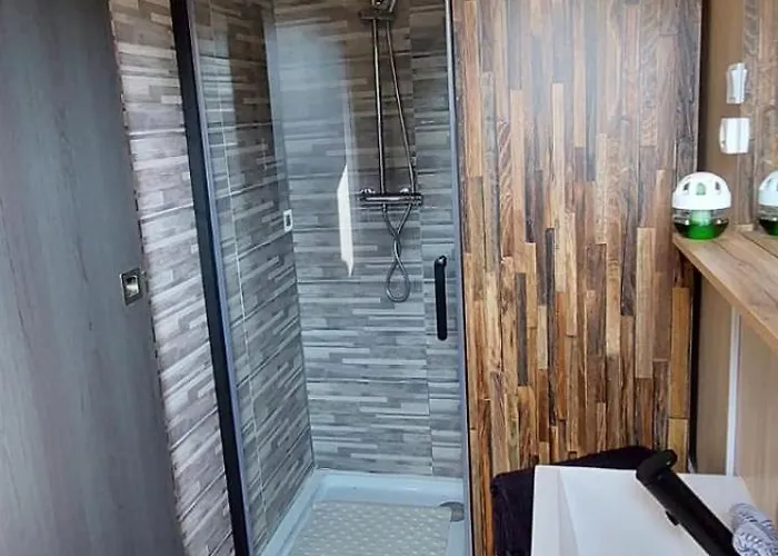 Maison De Jardin 4 Personnes *